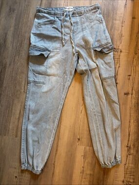 No Boundaries Light Gray Cargo Jogger Jeans